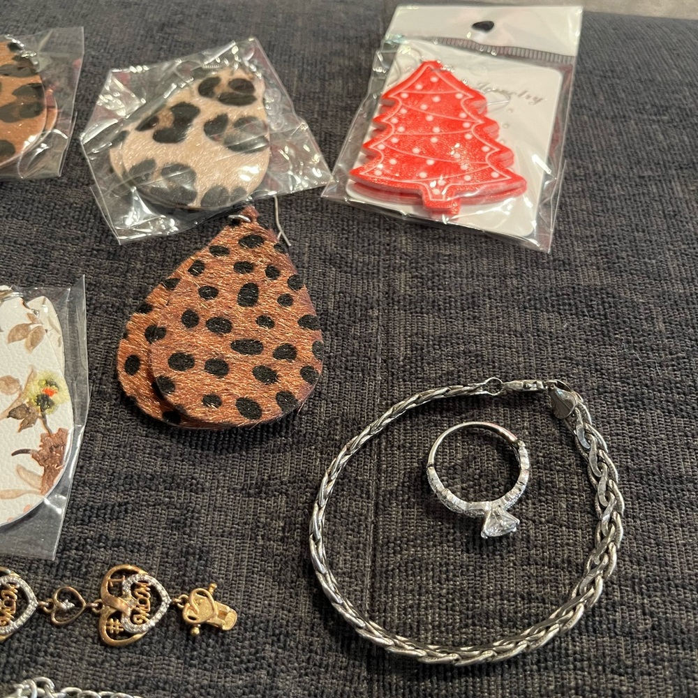 Jewelry Bundle - Picture 2 of 4